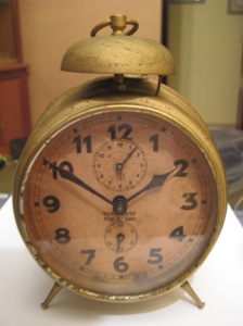 Despertador de la antigua Relojería Joyería Serafín (colección privada)